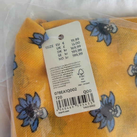 NWT Esprit Scarf - Picture 4 of 5